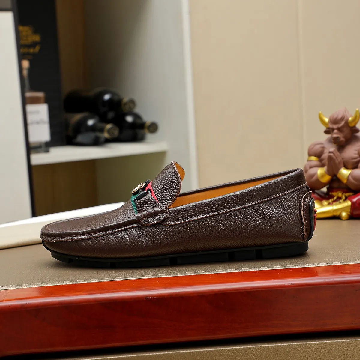 Men's shoes 💰360💰💰GUCCI Gucci official website synchronizes the latest model 🛃The upper is made of imported cowhide, 🐷leather lining, rubber outsole, 🎩🎩top-notch handcrafted workmanship with fine stitches and threads🔍definitely satisfy those perfectionist men who pursue high luxury quality 👏 Colors available! Code number 38-45 Large quantity in stock
